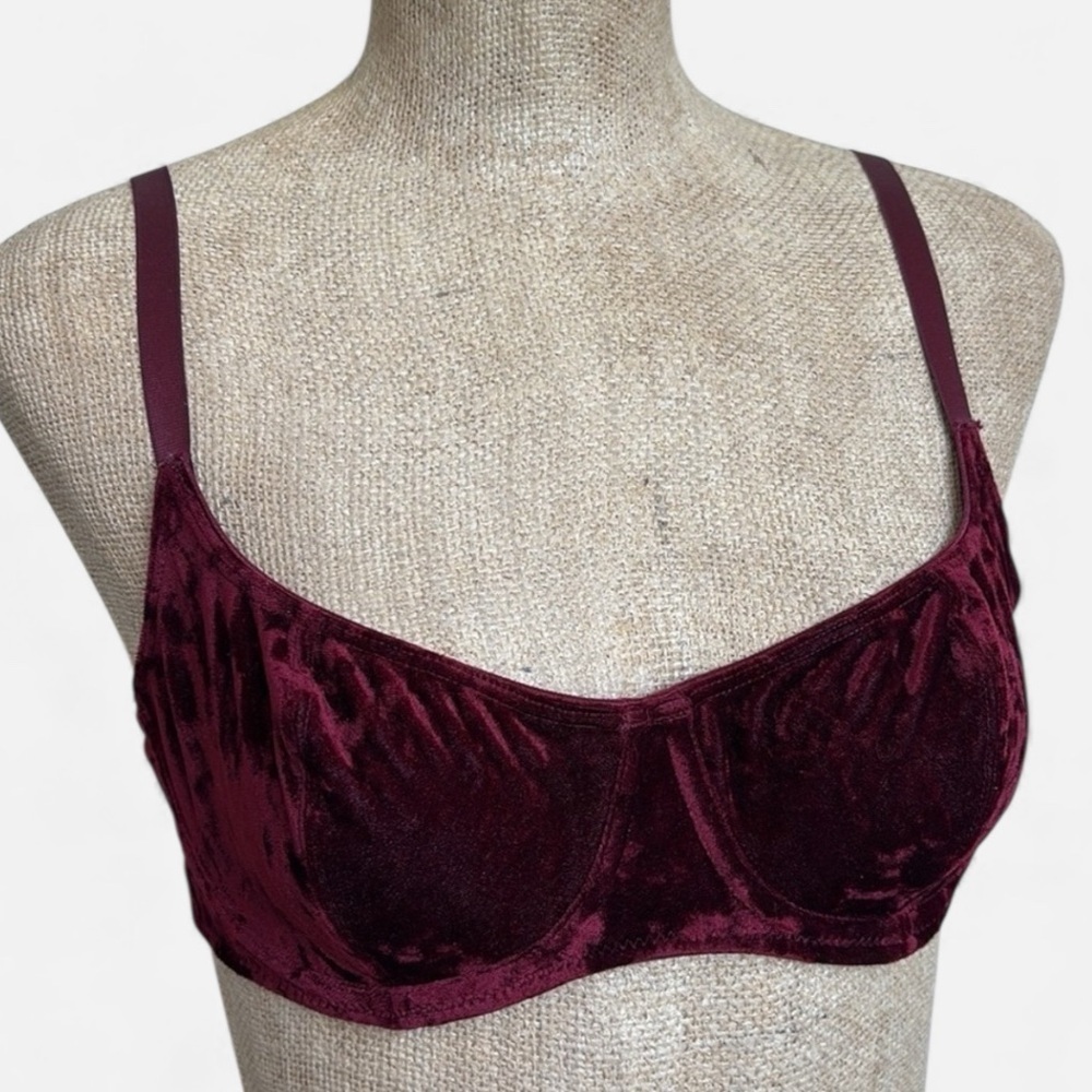 90s Victoria’s Secret Burgundy Velvet Underwire Bra 36B